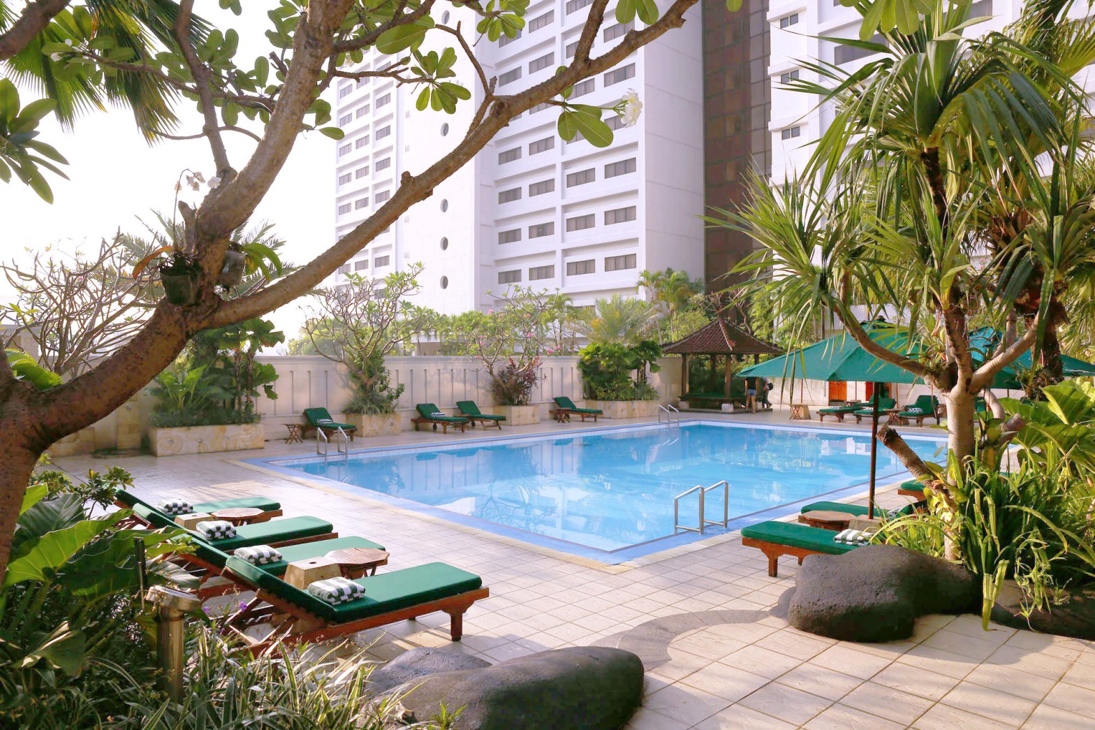 Aryaduta-Jakarta-Poolside